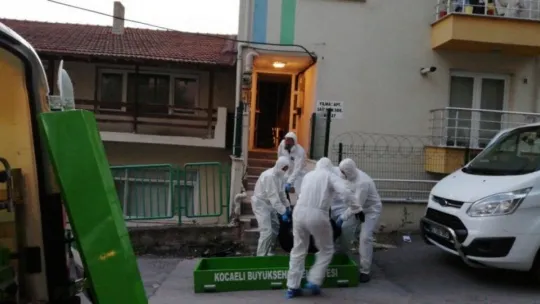 İzmit'te 43 yaşındaki adam evinde ölü bulundu!