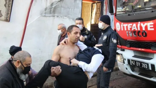 İzmit'te büyük yangın: 2 Yaralı