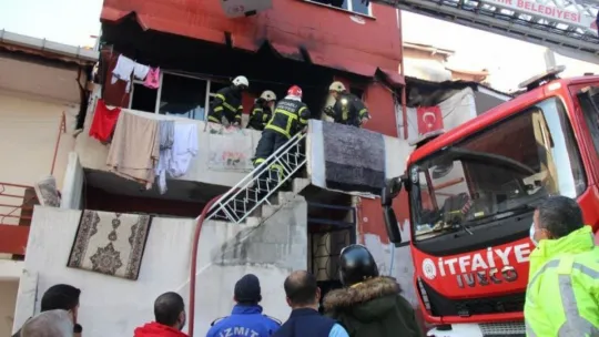 İzmit'te büyük yangın: 2 Yaralı