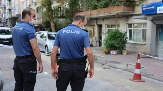 İzmit'te ev arkadaşları arasında kanlı kavgada 1 ağır 2 yaralandı!