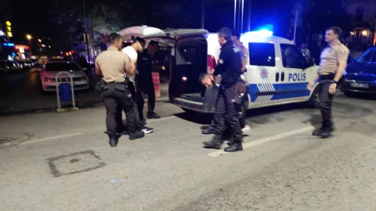 İzmit'te kavga eden gruba biber gazlı müdahale!