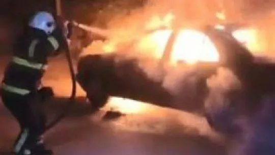 İzmit'te otomobil seyir halindeyken alev alev yandı!