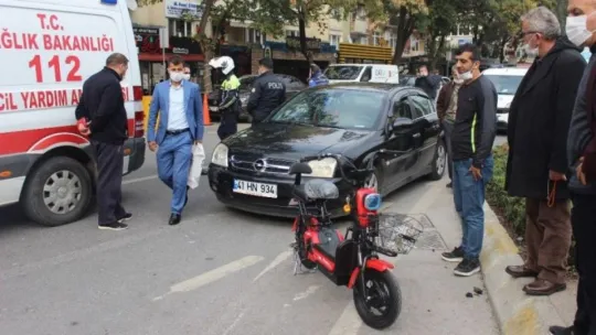 İzmit'te otomobille bisiklet sürücüsü çarpıştı!