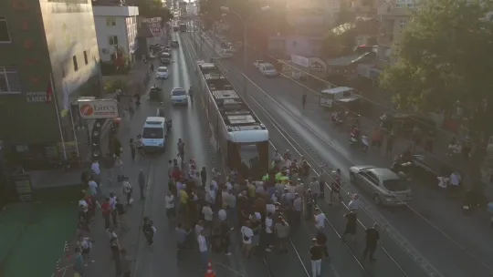 İzmit'te tramvayın çarptığı bir kişi hayatını kaybetti