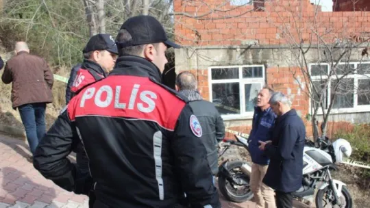 İzmit'teki evinde ölü bulundu!