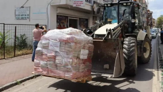 İzmit'ten yardım kamyonu sel bölgesine gönderildi!
