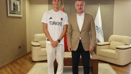 İzmitli yüzücü, Avrupa'da üst üste altın madalya kazandı