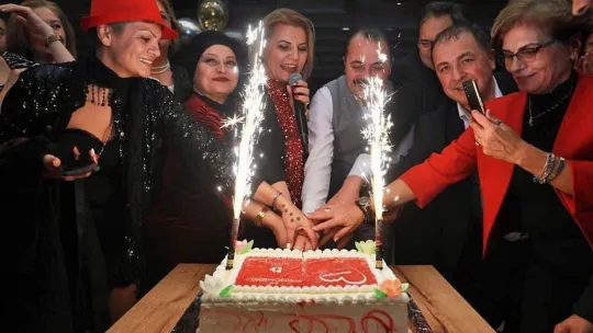 İzmitliler yeni yıla Gülümse Kafe'de girdi