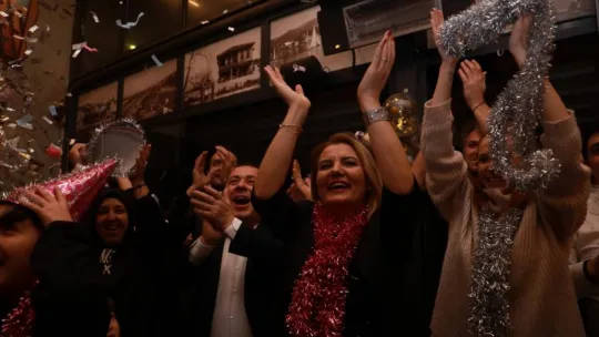İzmitliler yeni yıla Gülümse Kafe'de girdi
