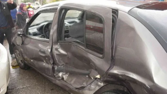 İzmit'te yağmur kazayı beraberinde getirdi: 1 yaralı!