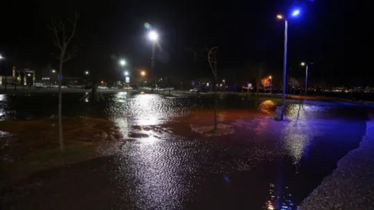 İzmit'teki fırtına korkuttu!