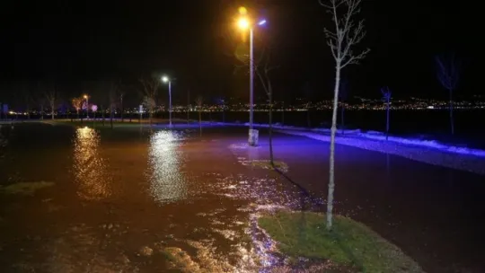 İzmit'teki fırtına korkuttu!