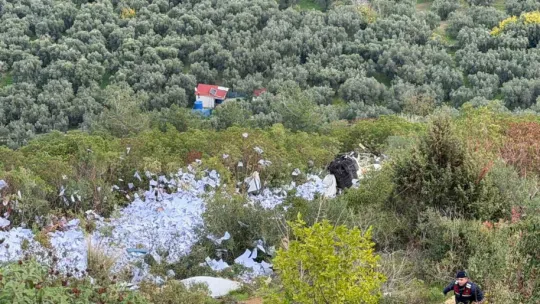 Tır uçurumdan yuvarlandı: 2 ölü