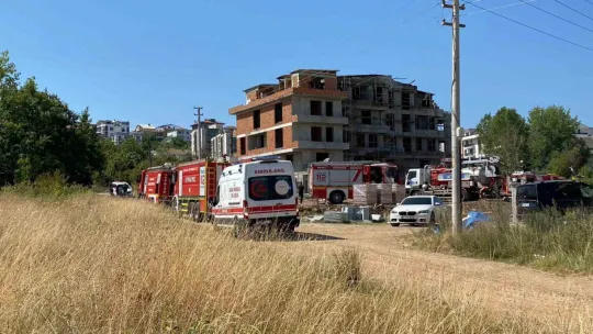 İzolasyon çalışması sırasında çatı alevlere teslim oldu