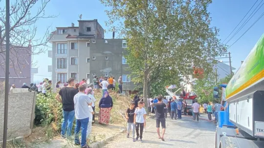 Çatı bir anda alev topuna döndü