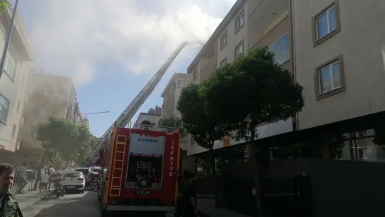 İzolasyon çalışması yapılan çatı yandı!