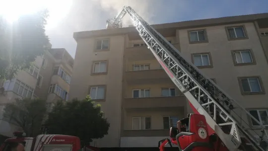 İzolasyon çalışması yapılan çatı yandı!