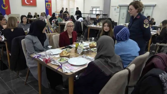 Jandarma'dan anlamlı günde anlamlı davranış!