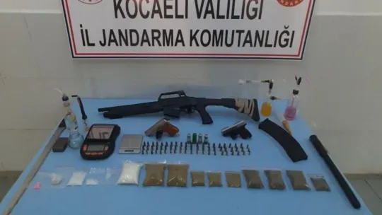 Jandarmadan uyuşturucu tacirlerine operasyon: 4 gözaltı