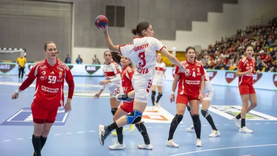 Kadın A Milli Hentbol Takımı, Macaristan'a mağlup oldu