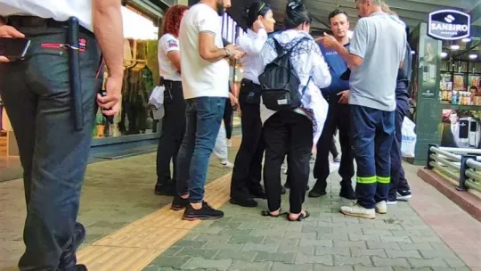 Mağazada 'İçeriyi mi gözetliyorsun' kavgası!