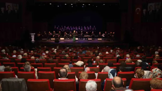 Kadınlar baharı şarkılarla karşıladı