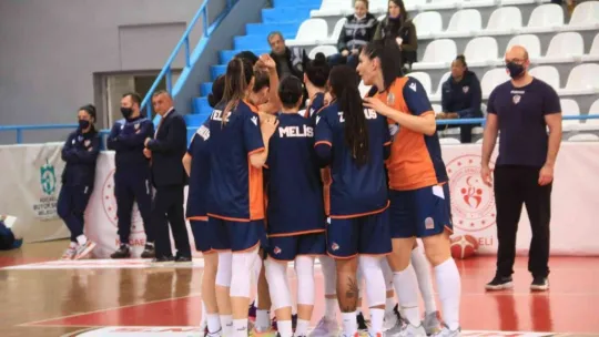 İzmit Belediyespor evinde farklı mağlup oldu: 55-85