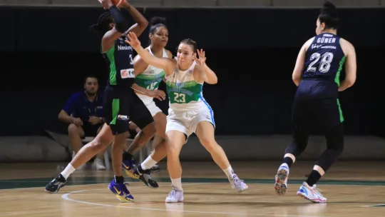 İzmit Belediyespor, galip geldi: 68 - 58