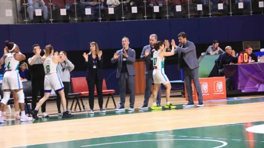 İzmit'in Perileri, Beşiktaş'ı devirdi: 69 - 60