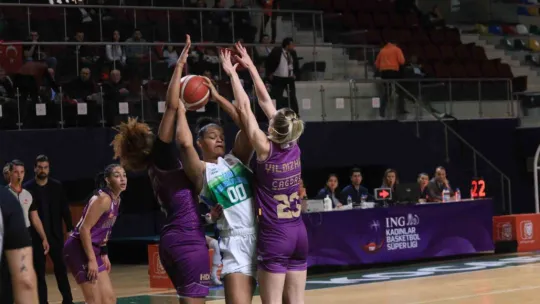 İzmit Belediyespor sahasında Galatasaray'ı mağlup etti: 93 - 79
