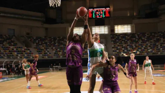 İzmit Belediyespor sahasında Galatasaray'ı mağlup etti: 93 - 79