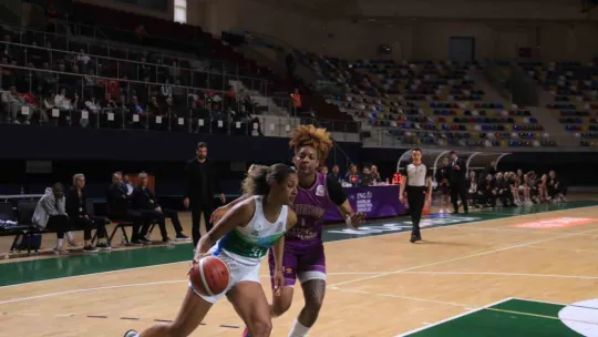 İzmit Belediyespor sahasında Galatasaray'ı mağlup etti: 93 - 79