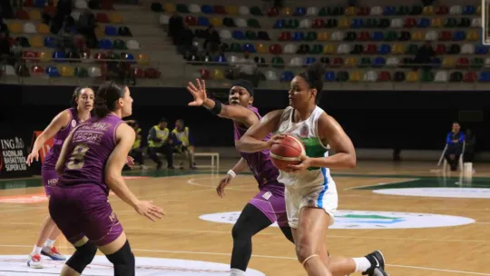 İzmit Belediyespor sahasında Galatasaray'ı mağlup etti: 93 - 79