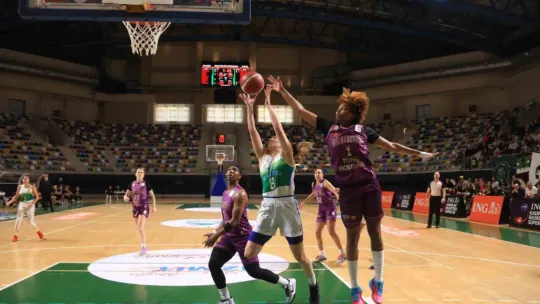 İzmit Belediyespor sahasında Galatasaray'ı mağlup etti: 93 - 79