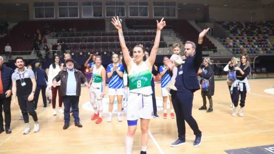 İzmit Belediyespor sahasında Galatasaray'ı mağlup etti: 93 - 79