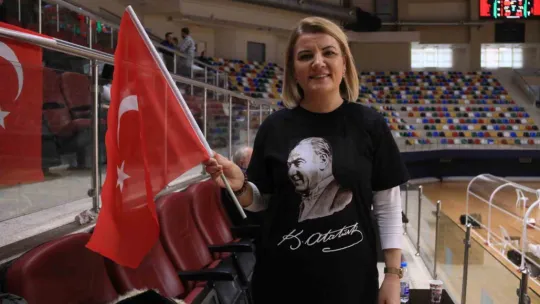 İzmit Belediyespor sahasında Galatasaray'ı mağlup etti: 93 - 79
