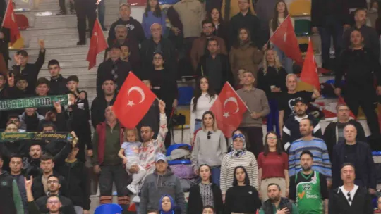 İzmit Belediyespor sahasında Galatasaray'ı mağlup etti: 93 - 79