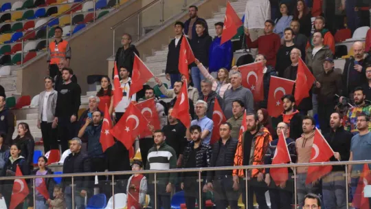 İzmit Belediyespor sahasında Galatasaray'ı mağlup etti: 93 - 79