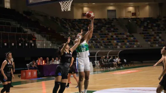 İzmit Belediyespor evinde Hatay BŞB'a fark attı: 131 -:87
