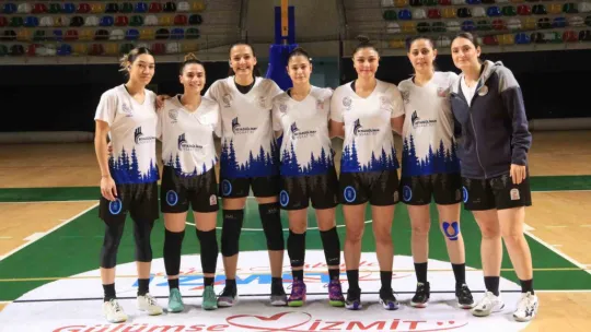 İzmit Belediyespor evinde Hatay BŞB'a fark attı: 131 -:87
