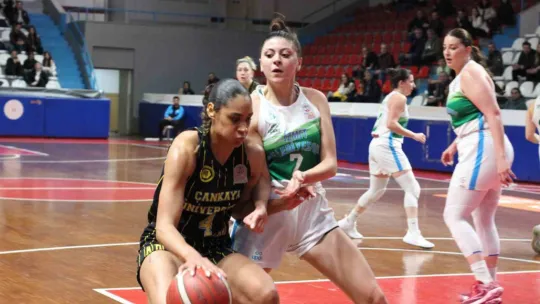 İzmit Belediyespor evinde Çankaya Üniversitesi'ni mağlup etti