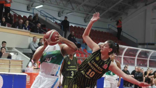 İzmit Belediyespor evinde Çankaya Üniversitesi'ni mağlup etti