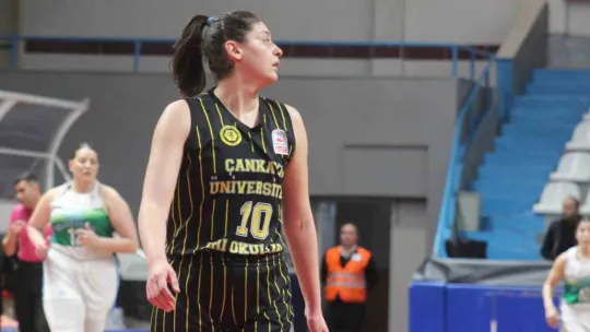İzmit Belediyespor evinde Çankaya Üniversitesi'ni mağlup etti
