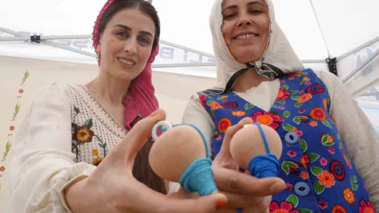 Kadınlar bu oyunla kuşakları bir araya getirdi