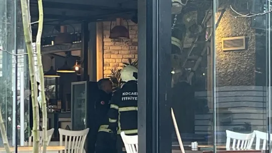 Kafenin bacasında çıkan yangın söndürüldü