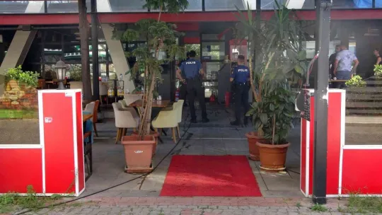 Kafenin mutfağı yandı!