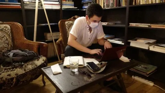 Kafeye kütüphane kurdu