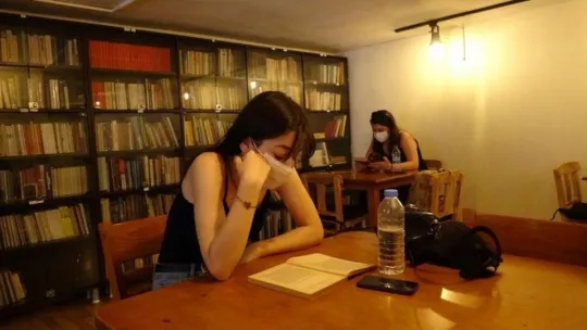 Kafeye kütüphane kurdu