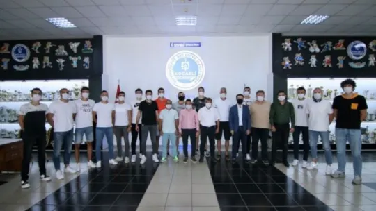 Kağıtspor voleybolda imzalar atıldı!