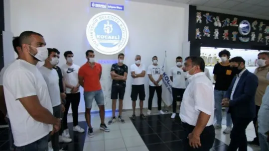 Kağıtspor voleybolda imzalar atıldı!